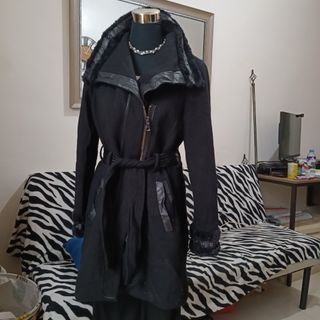 Louis Vuitton Signature Double Face Hooded Wrap Coat, Women's Fashion, Coats,  Jackets and Outerwear on Carousell