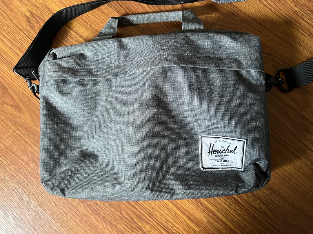 Herschel Messenger Laptop Bag Men s Fashion Bags Sling Bags