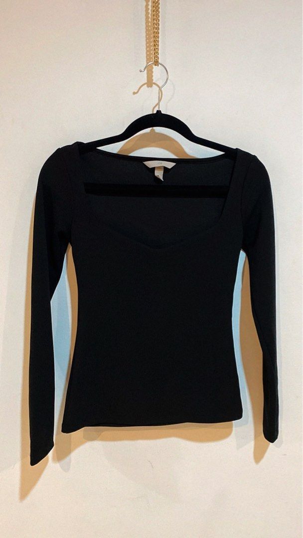 H&M Black Ribbed Squareneck Longsleeves (Category: Blouses) located in Mandaluyong City. Submitted by Pepperrrr (Listing ID 1263319060, Image 2). Description: .