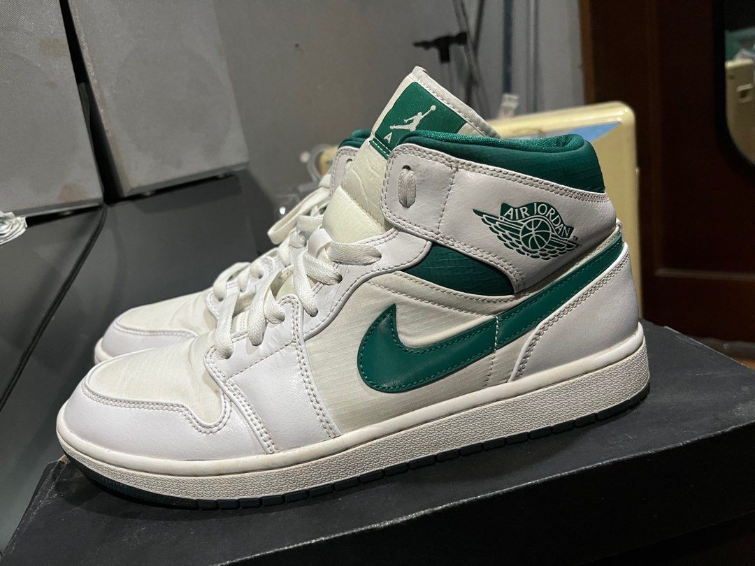 jordan 1 mid Mint green. 2021