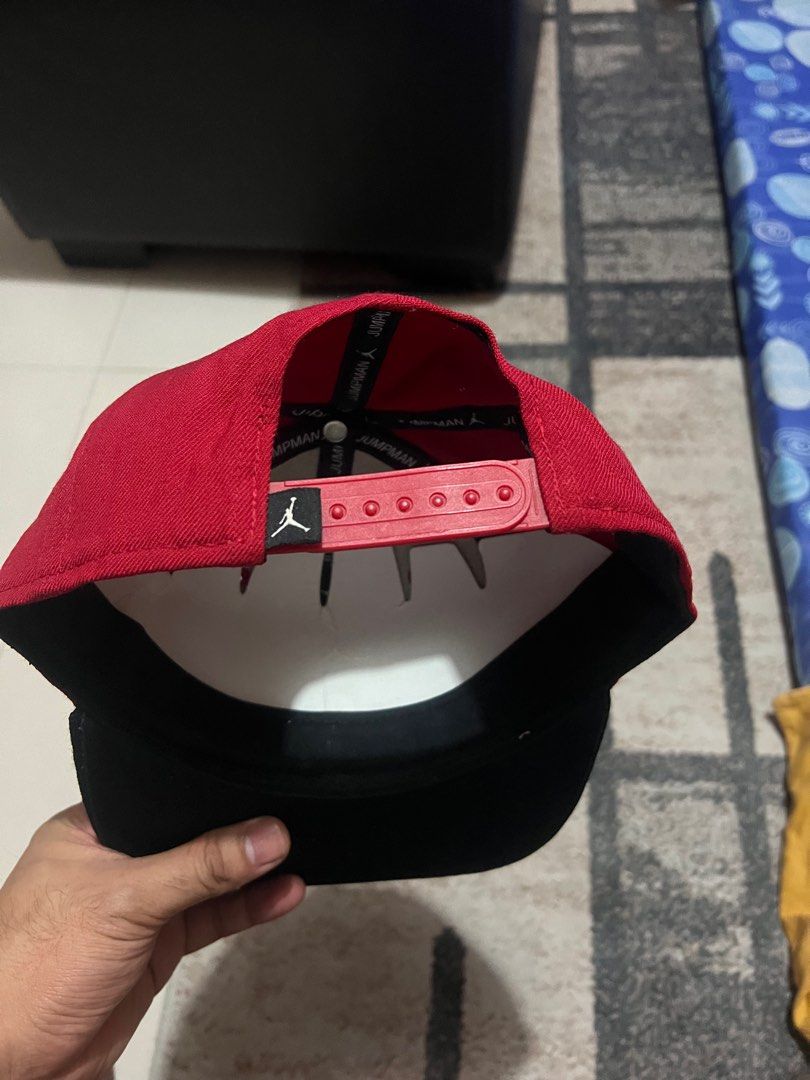 Jordan Snapback (Category: Caps & Hats) located in Valenzuela. Submitted by gotdrip (Listing ID 1263289719, Image 2). Description: Jordan snapback - Bred colorway perfect match your Jordan sneakers - ready for shipping - buyer will shoulder the shipping fee.
