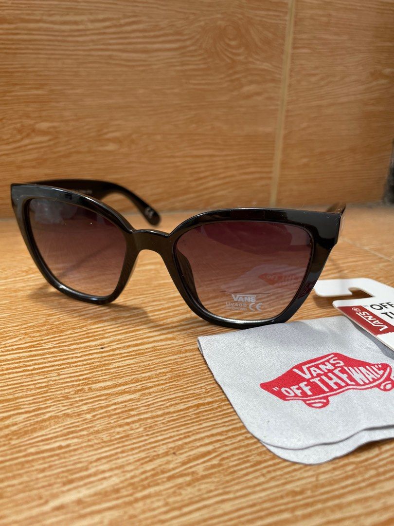 Kacamata vans off the wall hotsell
