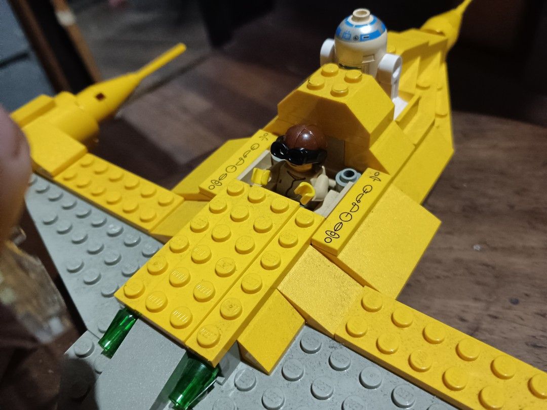 Lego naboo hotsell starfighter 7141 instructions