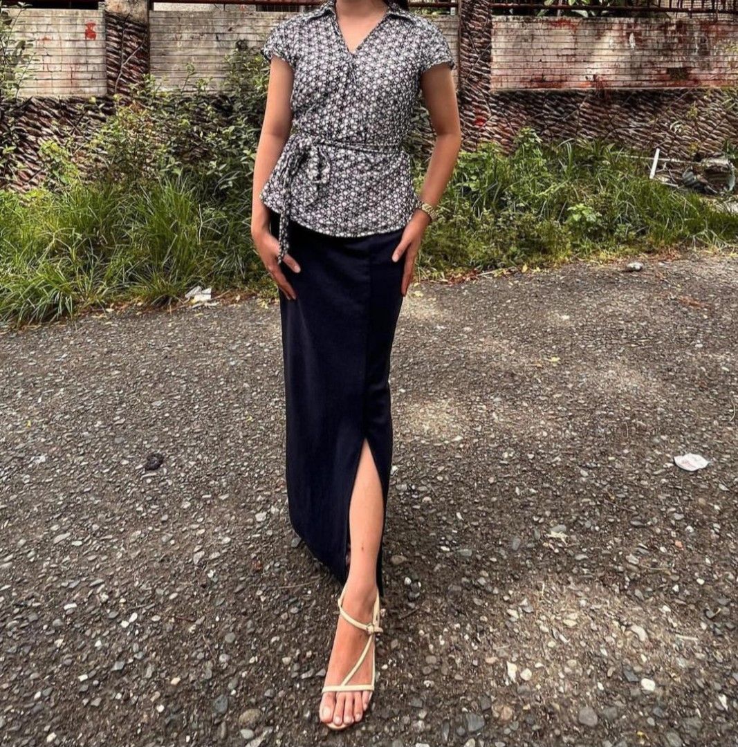 Loft embroidered top deals