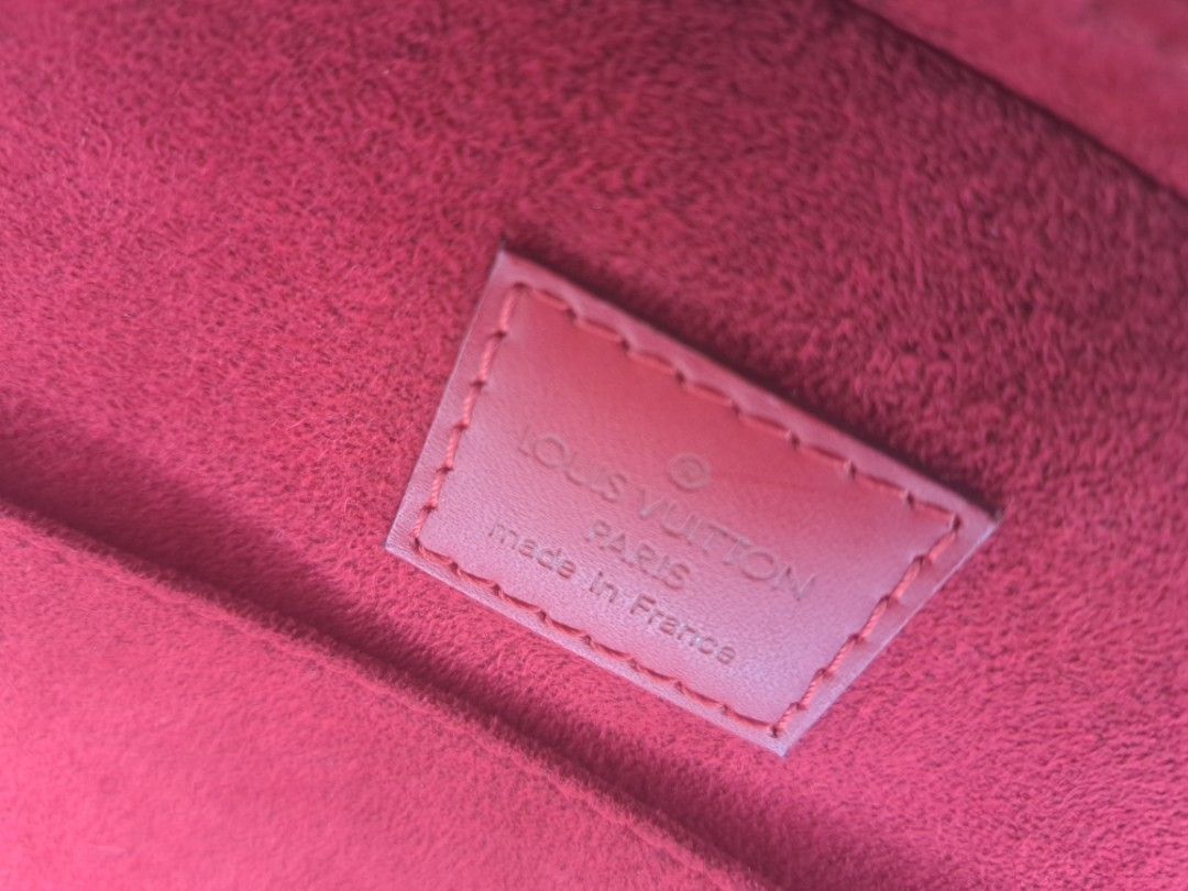 Louis Vuitton 2002 pre-owned Epi Jasmine tote bag - RvceShops's Closet - Louis  Vuitton Black Leather Monogram Canvas High Top Sneakers Men's Size 9