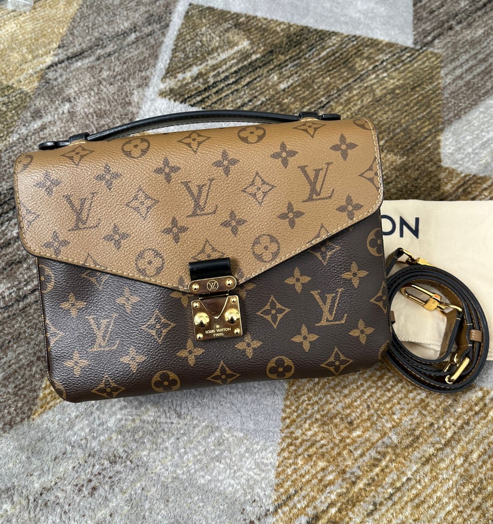 tas shoulder-bag Louis Vuitton Pochette Metis Trunk Monogram 2018 GHW  Shoulder Bag