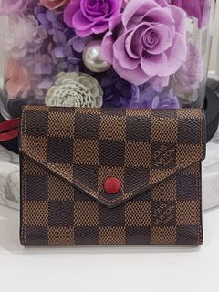 Louis Vuitton, Bags, 23 Authentic Louis Vuitton Red Vernis Kisslock Wallet  Datecode Mi2068
