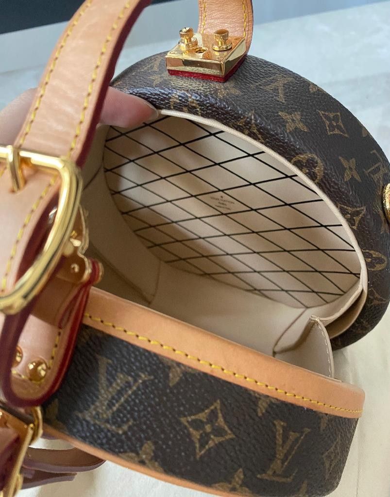 Lv Clutch Inventpdr maieaniandeeen1854 malletra paris, Fesyen Wanita, Tas &  Dompet di Carousell