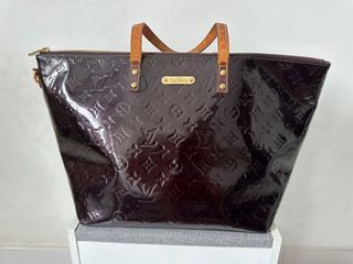 S-Lock Vertical Wearable Wallet Monogram – Keeks Designer Handbags