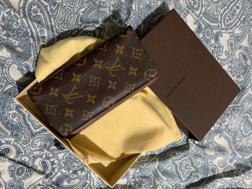 Shop Louis Vuitton Brazza wallet (M61697) by design◇base