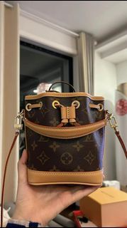 She's 10 years older than me and 1 of 500 — the Speedy 18 released for  Louis Vuitton Japan's 10th anniversary in 1988 (made in France) 🤩🦄 : r/ Louisvuitton