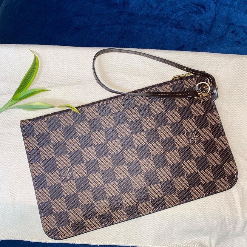 second hand lv monogram never full medium size, Luxury, Bags & Wallets on  Carousell