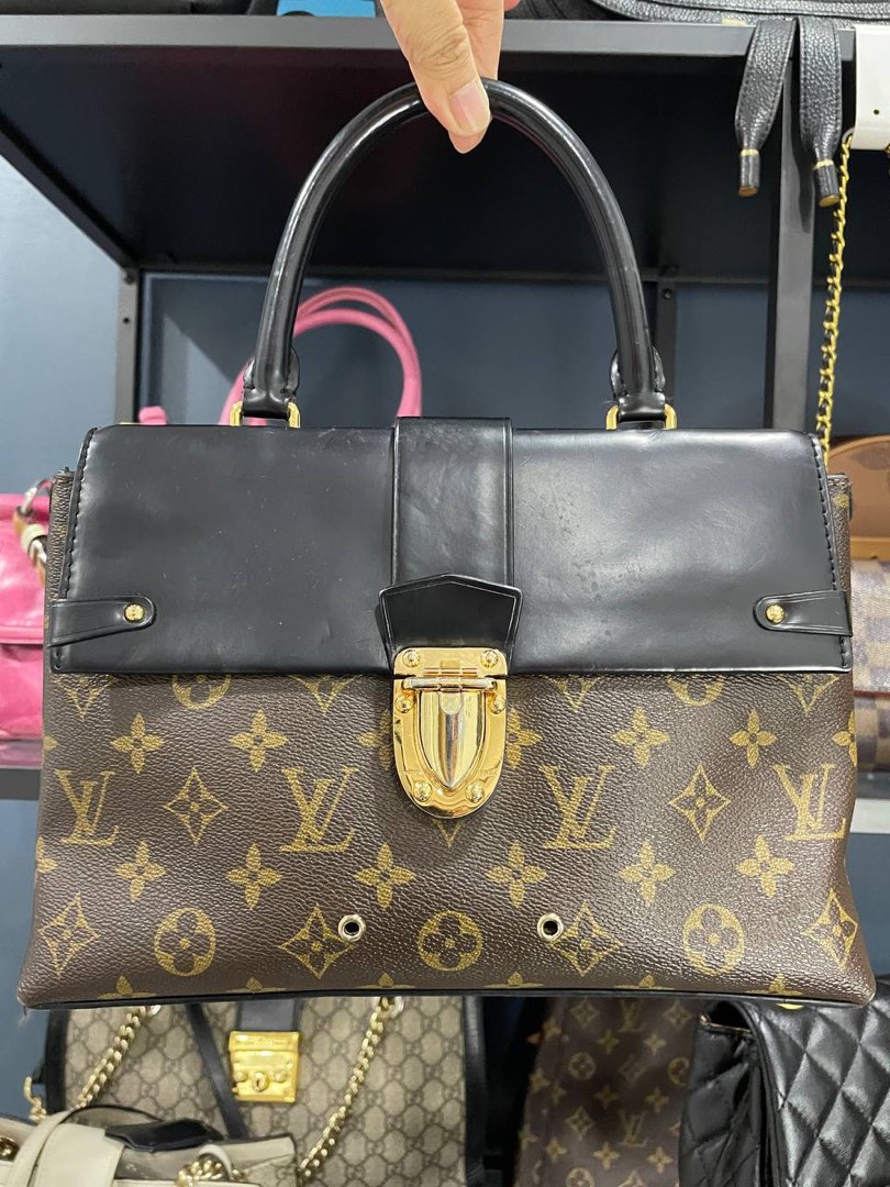 READY STOCK💯% AUTHENTIC LOUIS VUITTON MONOGRAM ONE HANDLE FLAP BAG MM,  Women's Fashion, Bags & Wallets, Purses & Pouches on Carousell