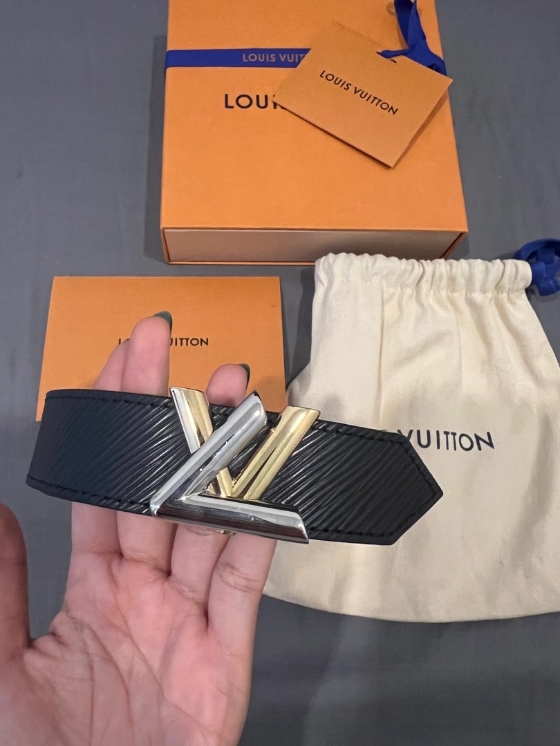 Louis Vuitton LV Twist 30mm Black Epi. Size 90 cm