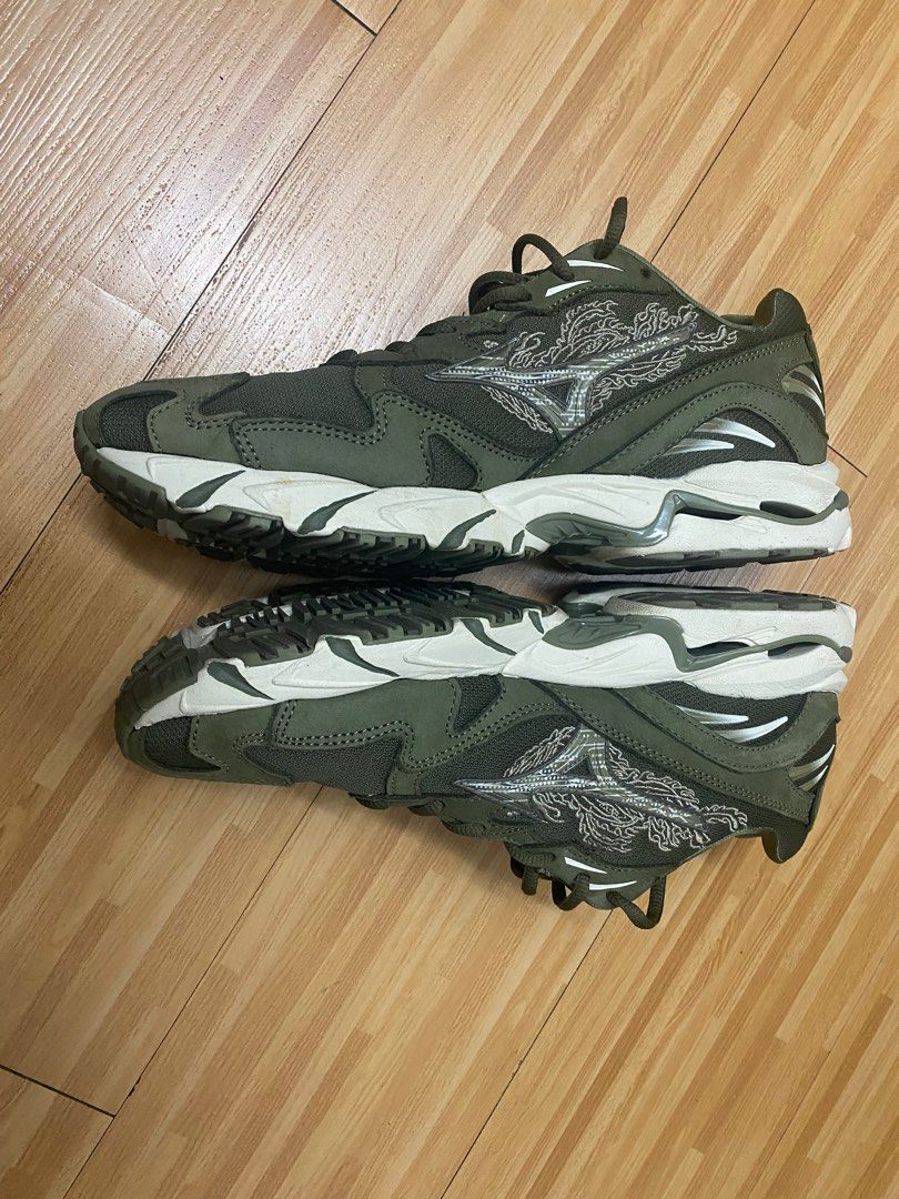 MAHARISHI X MIZUNO FIRE PHOENIX WAVE RIDER 10 Men s Fashion