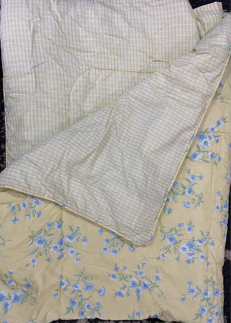 Martha Stewart Twin Sized Reversible Comforter, Furniture & Home Living