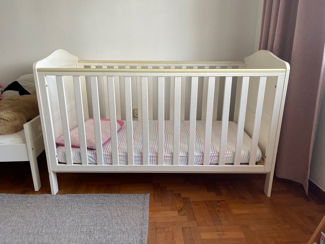 Kiddicare chloe cot bed outlet