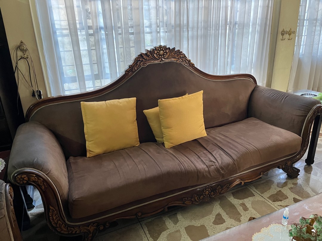 NARRA SOFA 4 SEATER SECOND HAND, Furniture & Home Living, Furniture