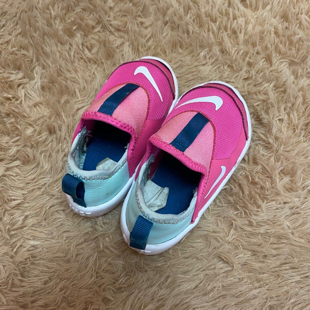 Nike lil swoosh infant sales
