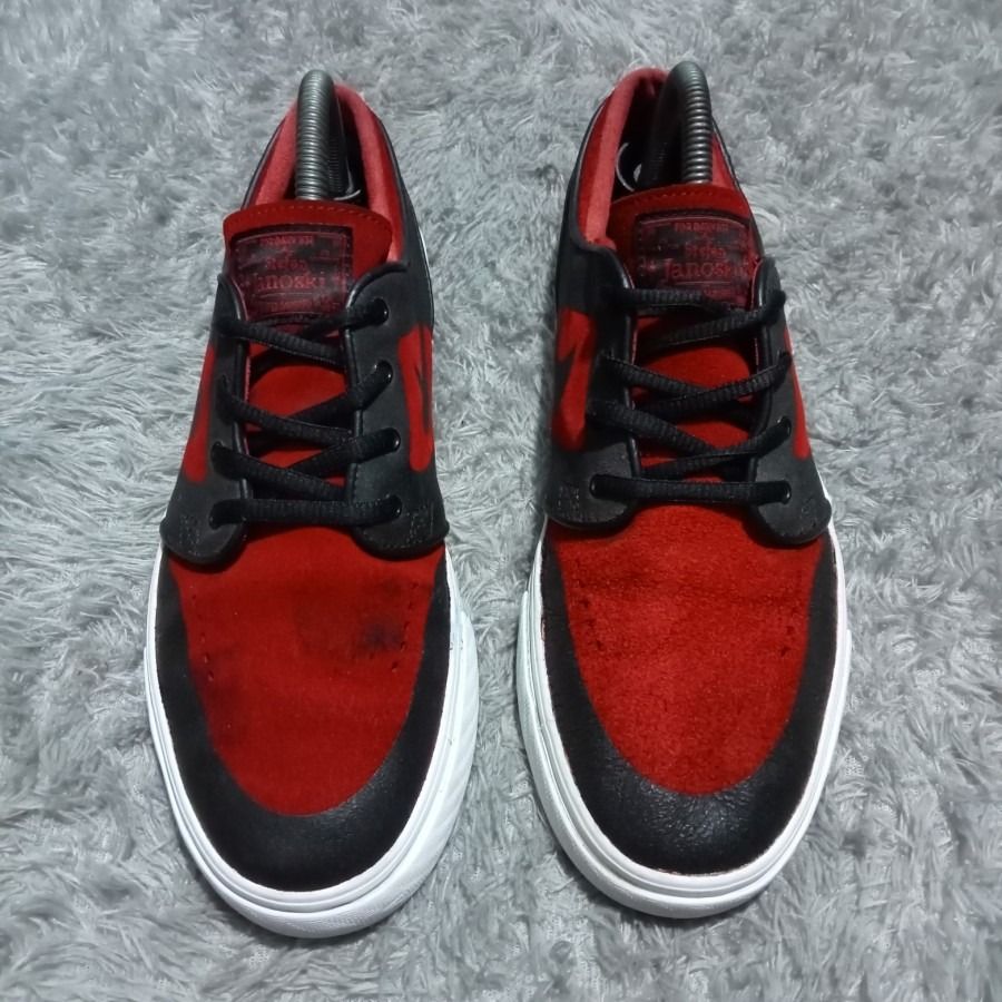 NIKE SB STEFAN JANOSKI COATING BRED SEPATU NIKE 249 KAKIKECE.STORE