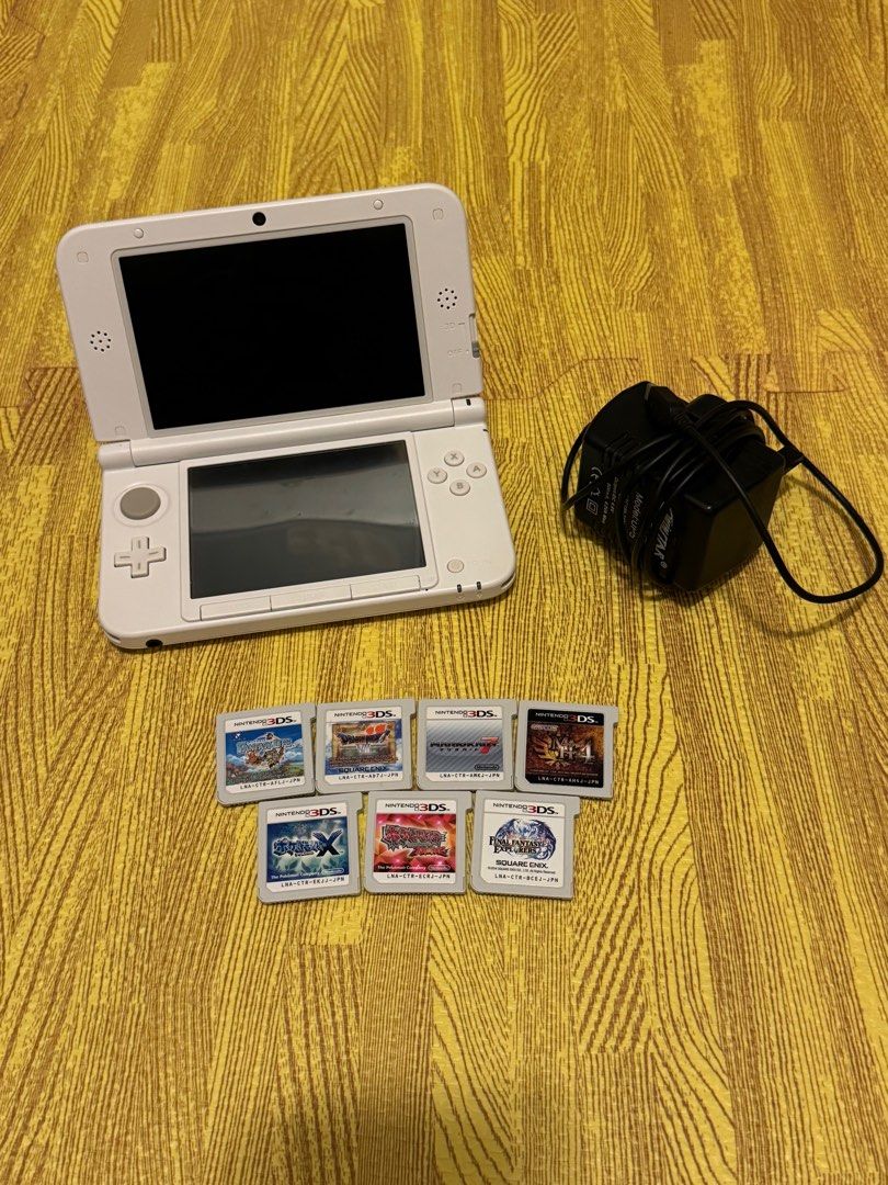 Nintendo 3DS + games, 電子遊戲, 電子遊戲機, Nintendo 任天堂- Carousell