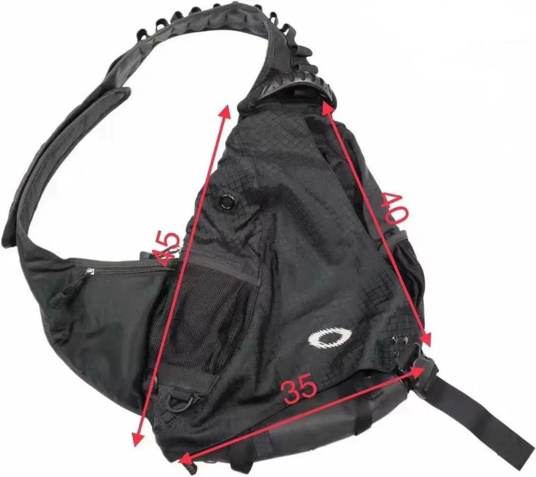 Oakley Software Sandbag Sling Pack Crossbody Bag 