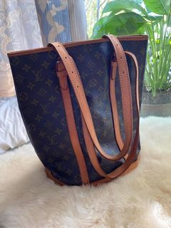 Authentic Louis Vuitton Paint Can Lagoon, Luxury, Bags & Wallets on  Carousell