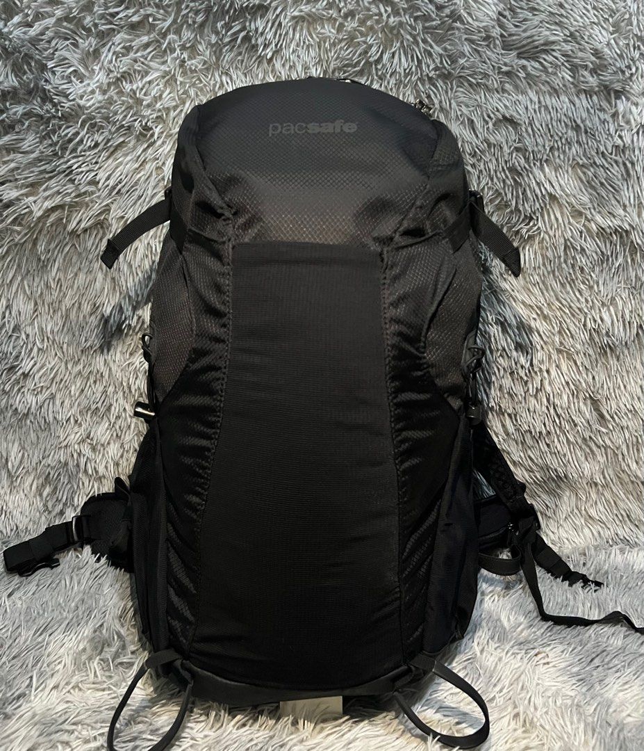 Pacsafe backpack (Category: Backpacks) located in Davao. Submitted by Noel27 (Listing ID 1263223315, Image 1). Description: for sale pacsafe backpack no issue brandnew condition 6500 freeship negotiable location:davao city .