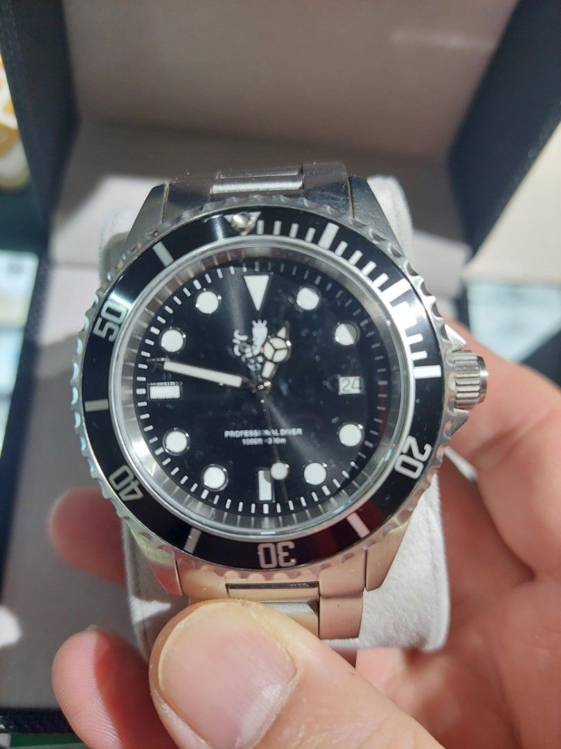 Phoibos clearance quartz submariner