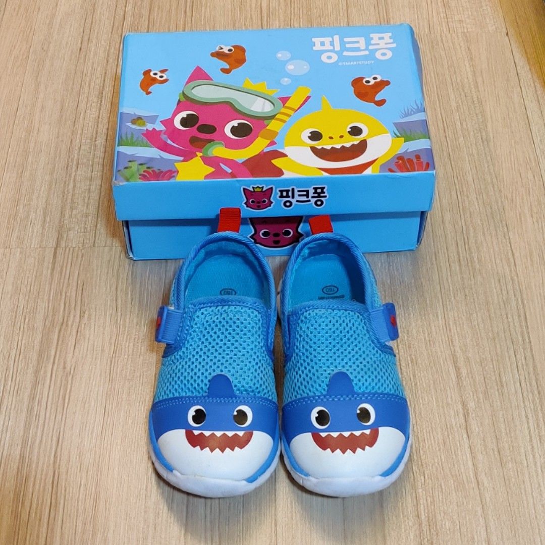 Baby shark shoes for babies sales