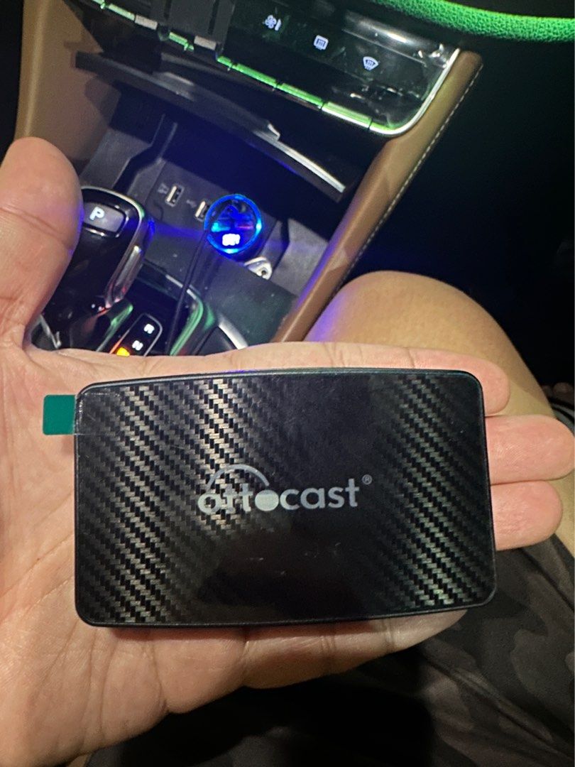 Play2Video Ottocast Wireless CarPlay/ Android Auto All-in-one Adapter, Car  Accessories, Accessories on Carousell