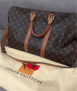 Sold at Auction: LOUIS VUITTON Keepall 60 Bandouliere LV Duffle Bag