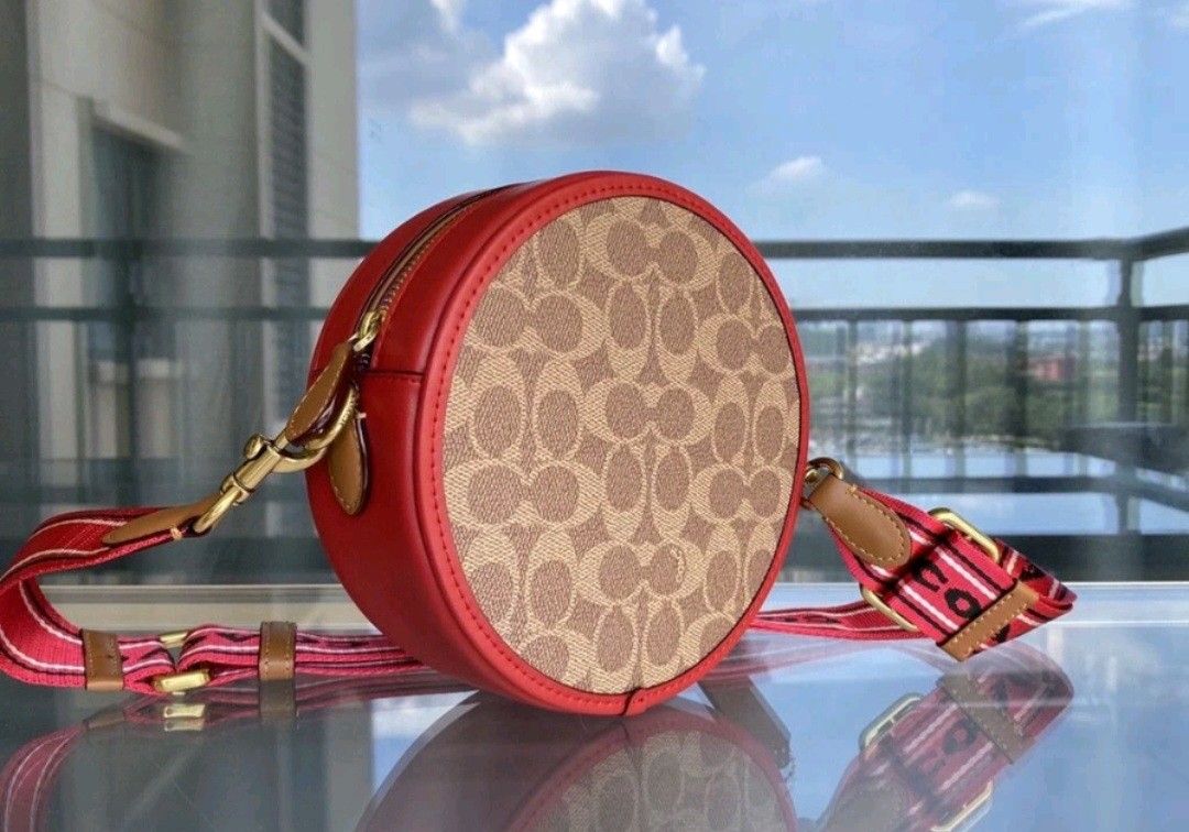 Preorder coach kia circle bag shoulder crossbody bag waiting time 10 to 12days after payment has been made chat to buy to order