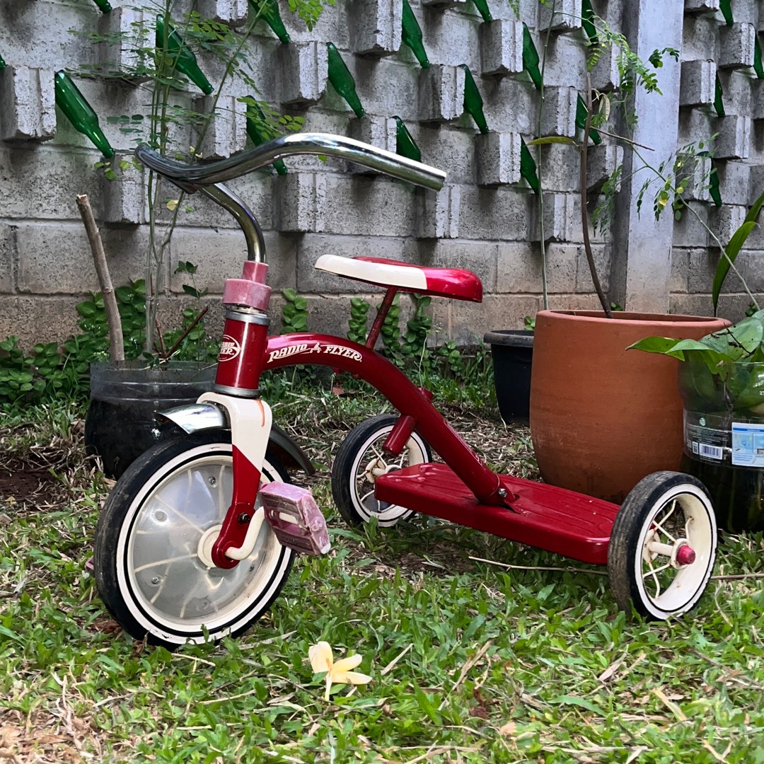 Classic red 10 inch tricycle hot sale