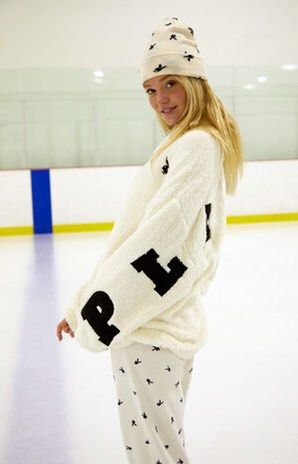 RARE Authentic Playboy Embroidered Spellout Sherpa Oversized Fur White Cream Zip Up Jacket Outerwear Women s Fashion Coats Jackets and Outerwear on Carousell