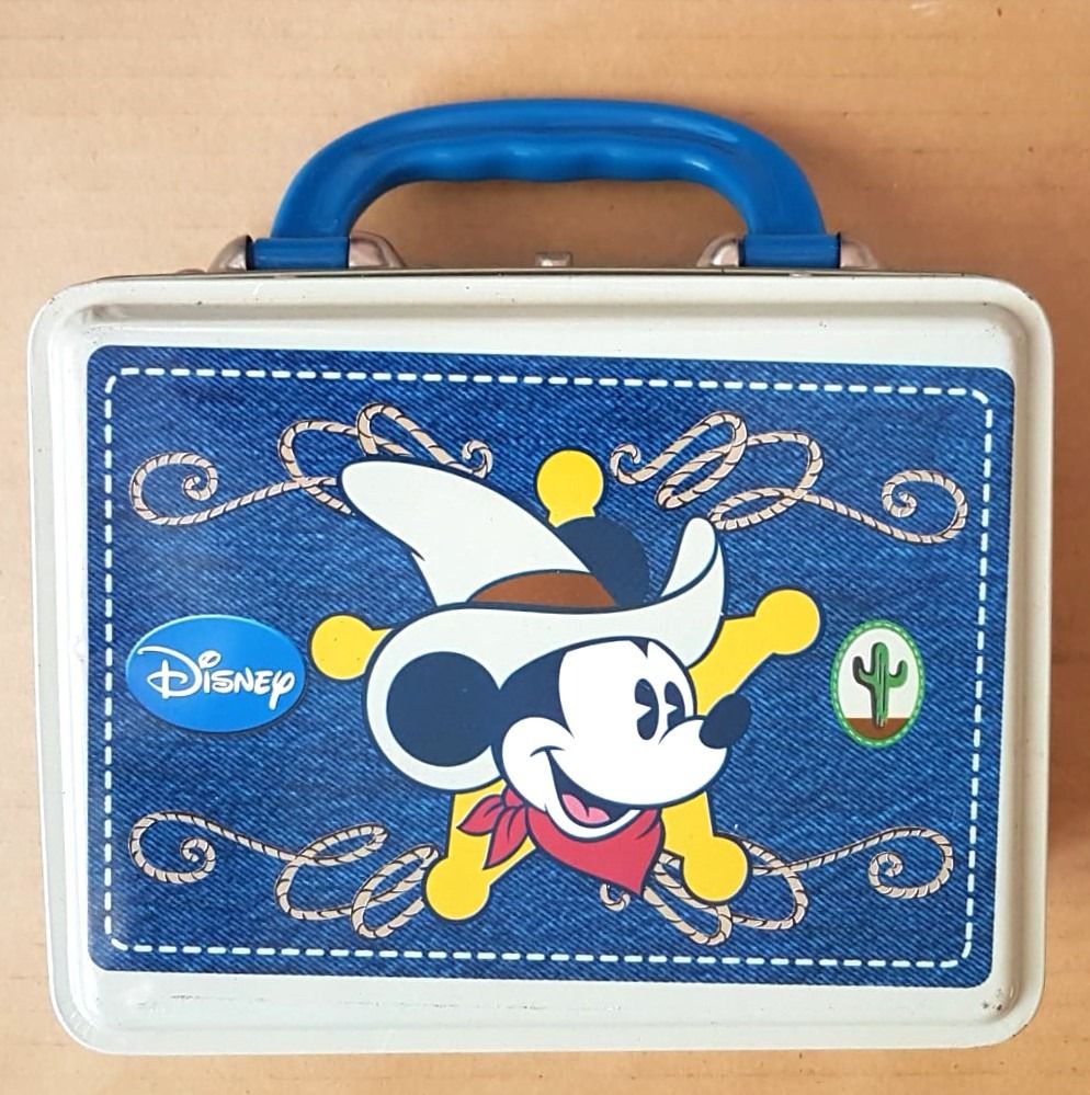 https://media.karousell.com/media/photos/products/2023/11/1/rare_collectibles_mickey_mouse_1698807323_21926b09_progressive