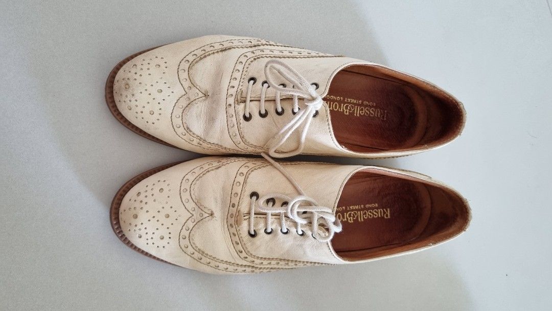 Russell Bromley vintage Oxford cream loafers