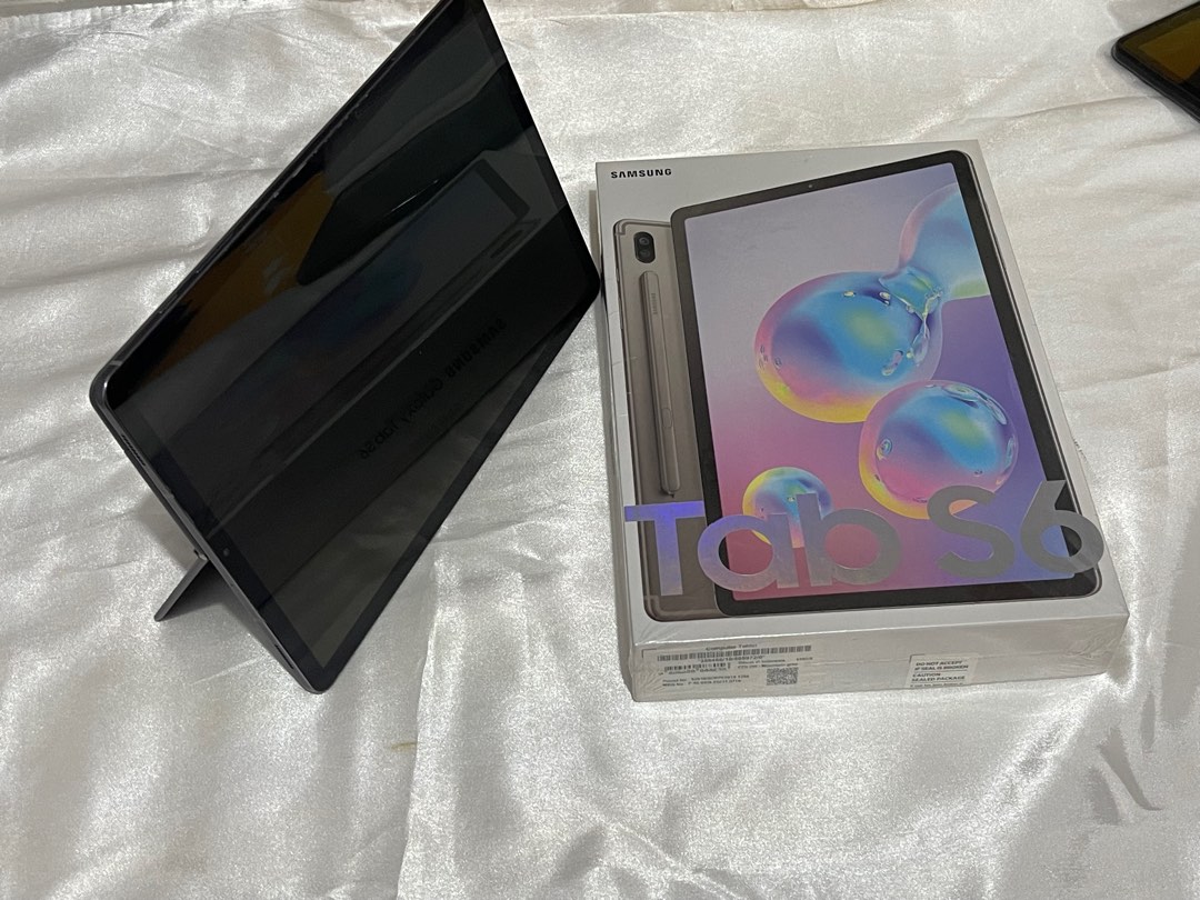 Samsung tab s6 pen, Telepon Seluler & Tablet, Tablet di Carousell
