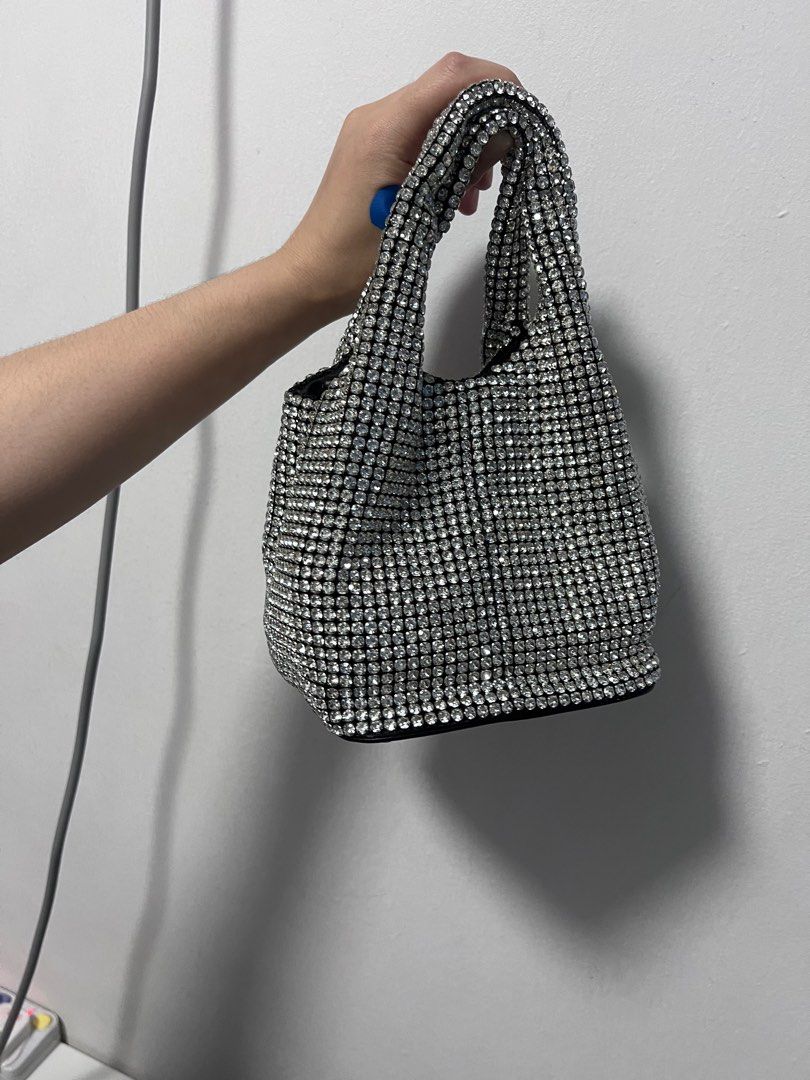 Shiny handbag price negotiable