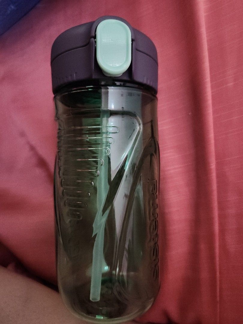 SISTEMA WATER BOTTLE (Category: Water Bottles & Tumblers) located in Manila. Submitted by blitzenn.blitzenn (Listing ID 1263223665, Image 2). Description: decluttering green and gray made in new zealand.