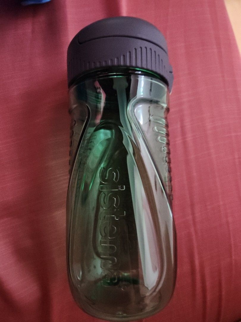 SISTEMA WATER BOTTLE (Category: Water Bottles & Tumblers) located in Manila. Submitted by blitzenn.blitzenn (Listing ID 1263223665, Image 1). Description: decluttering green and gray made in new zealand.