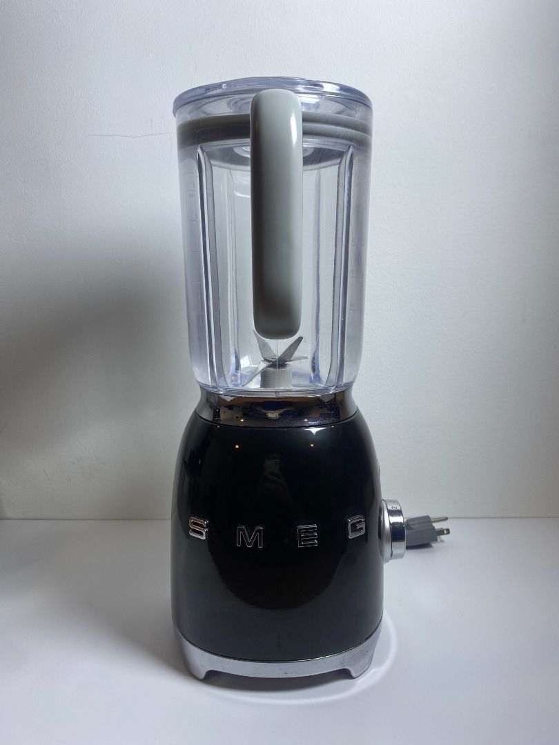 SMEG Electric Blender Black, TV & Home Appliances, Kitchen Appliances,  Juicers, Blenders & Grinders on Carousell