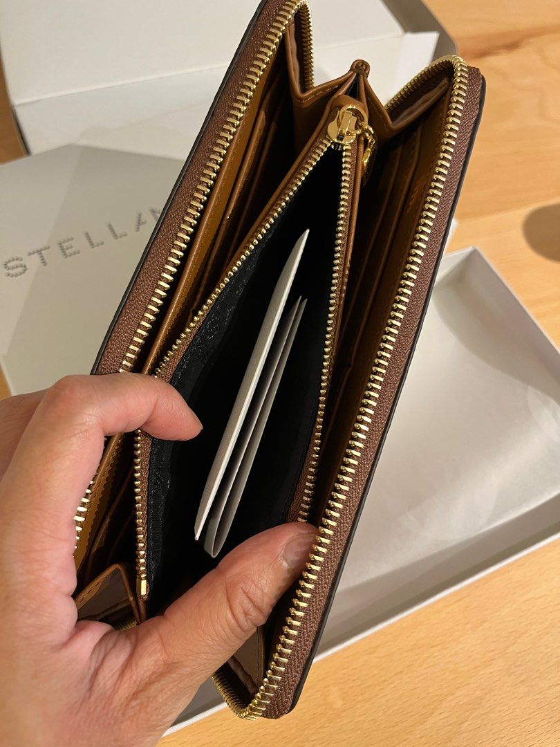 Stella McCartney logo long wallet, 名牌, 手袋及銀包- Carousell