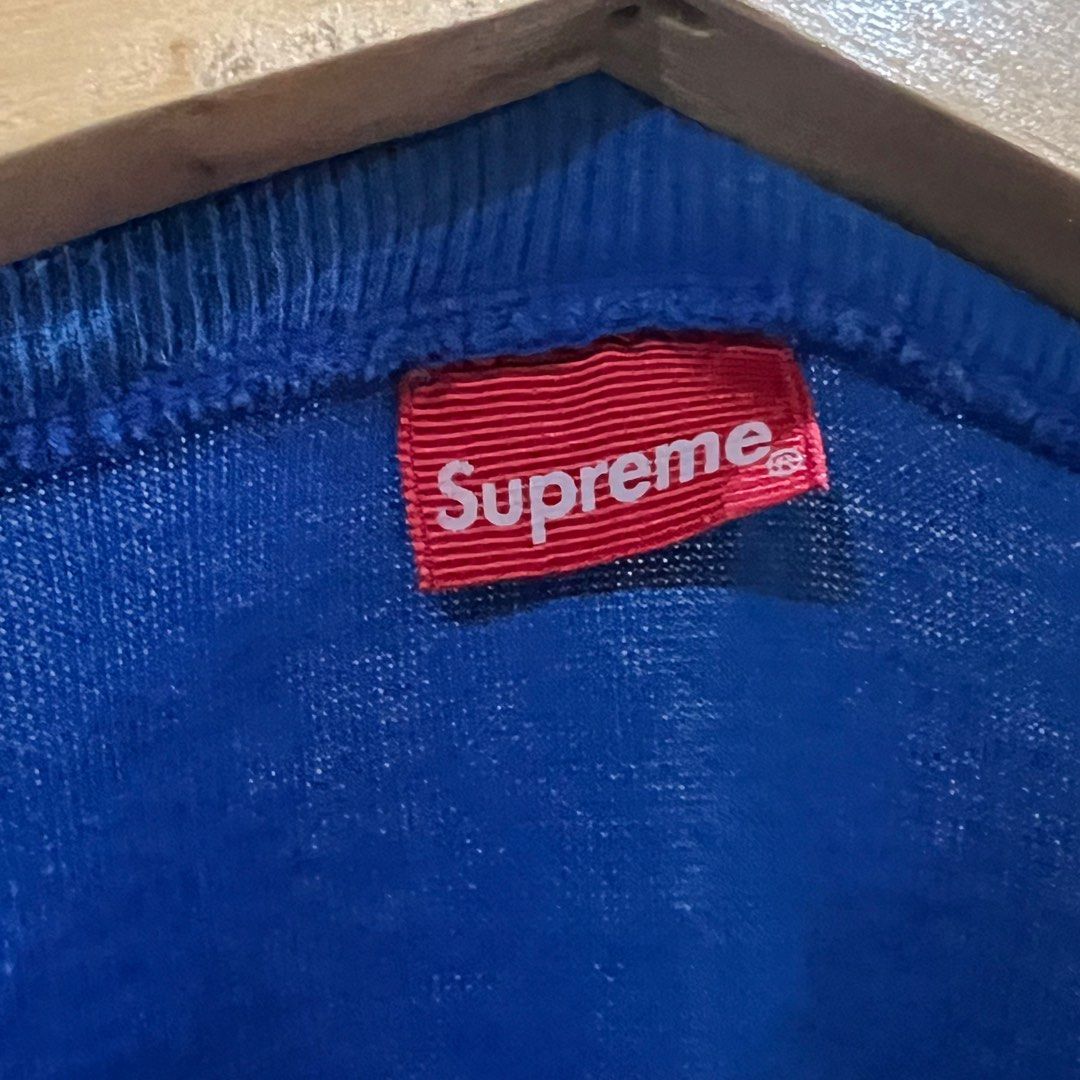 Supreme sweatshirt top