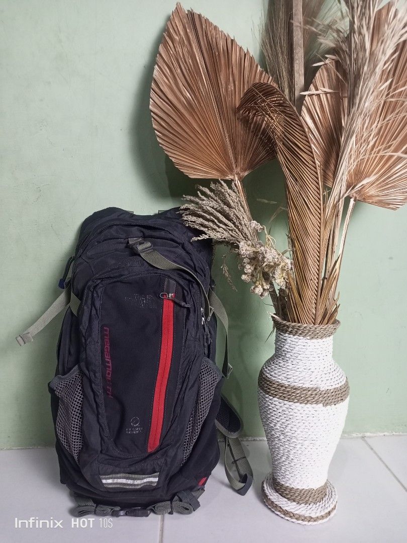 lightweight north face backpack The Zephyrus 26 Pack To secure the fit 17 Inch Laptop Rucksack Color:AVIATOR NAVY LIGHT HEATHER/VINTAGE WHITE-NPF EXTRAV10