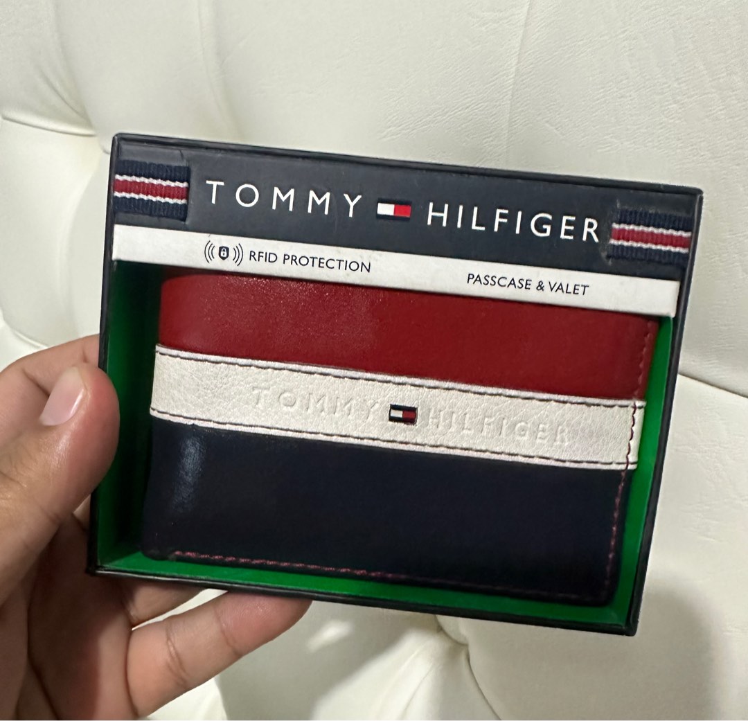 Tommy Hilfiger Wallet (RFID Protection), Men's Fashion, Watches & Accessories, Wallets & Card