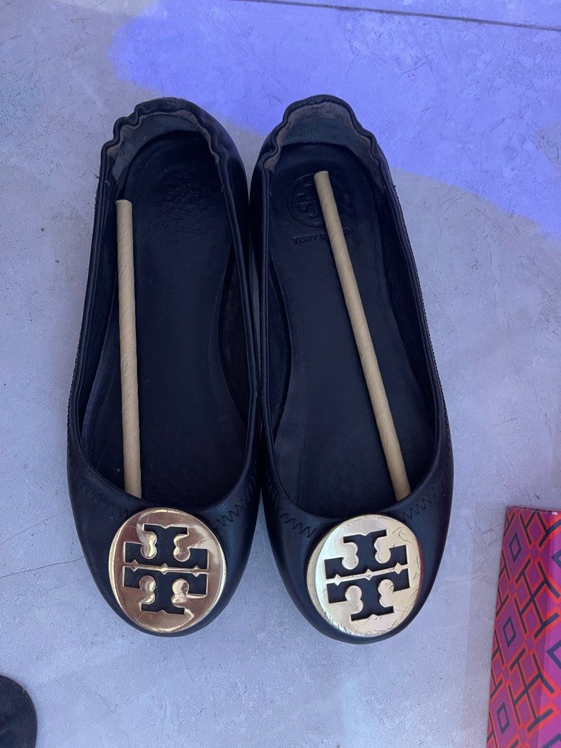 Ciri sepatu tory sales burch original
