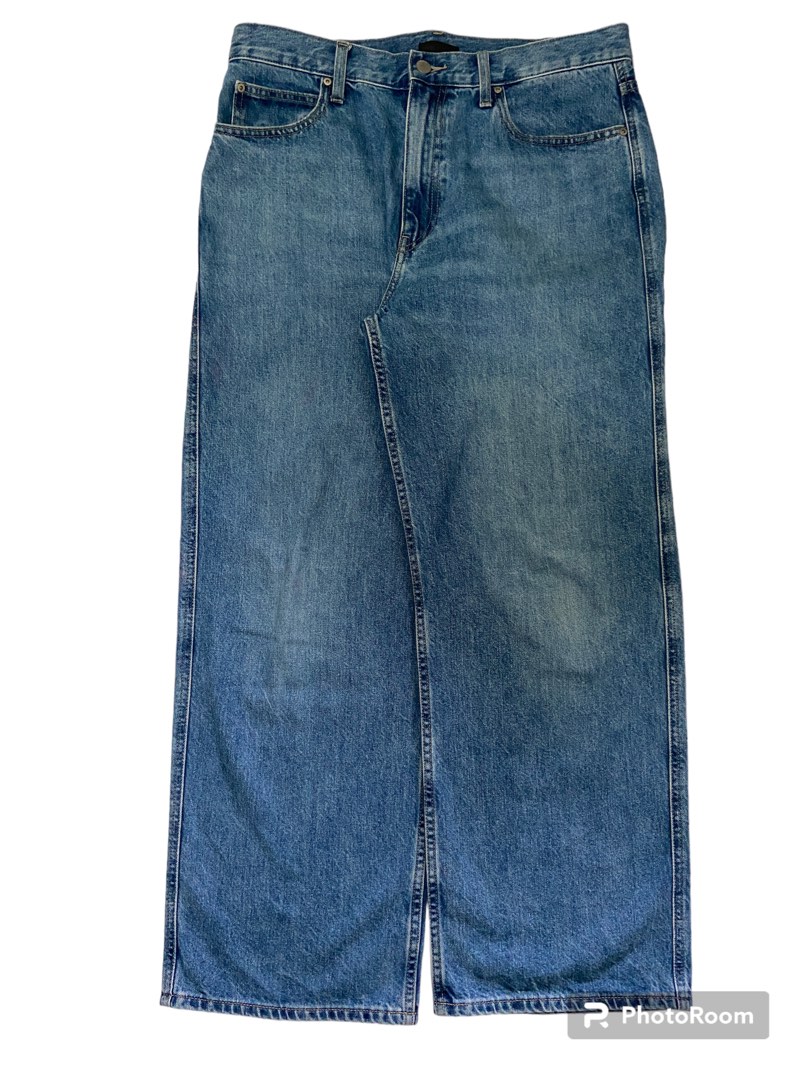 Uniqlo Baggy Jeans, Men's Fashion, Bottoms, Jeans on Carousell