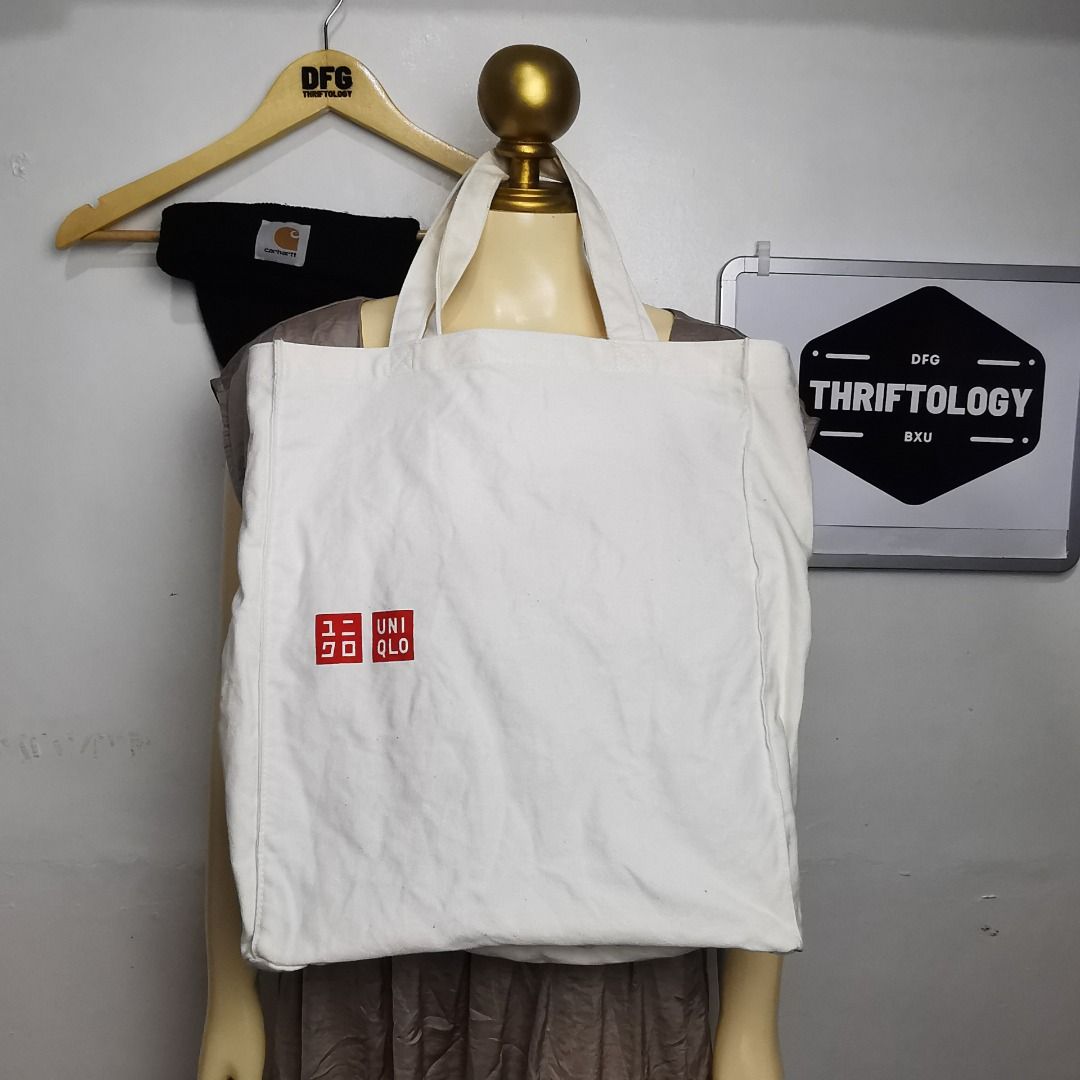 🙌UNIQLO BODY BAG🙌 💯 ORIGINAL FROM BOUTIQUE💯, Women's Fashion, Bags &  Wallets, Cross-body Bags on Carousell