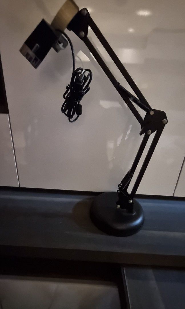 USB document camera (Category: Office & Business Technology) located in Singapore. Submitted by qunzmoon (Listing ID 1263347900, Image 1). Description: Used during conference call when work from home. No longer need now. Self collect.